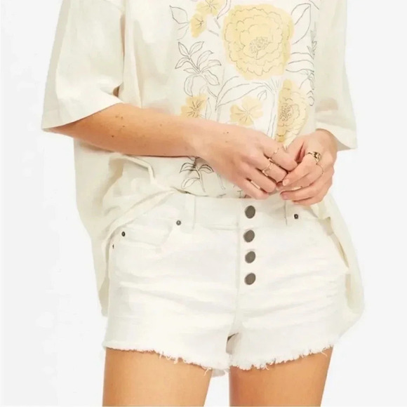 Billabong Buttoned Up Women's Denim Shorts Size 26 - Picture 1 of 13
